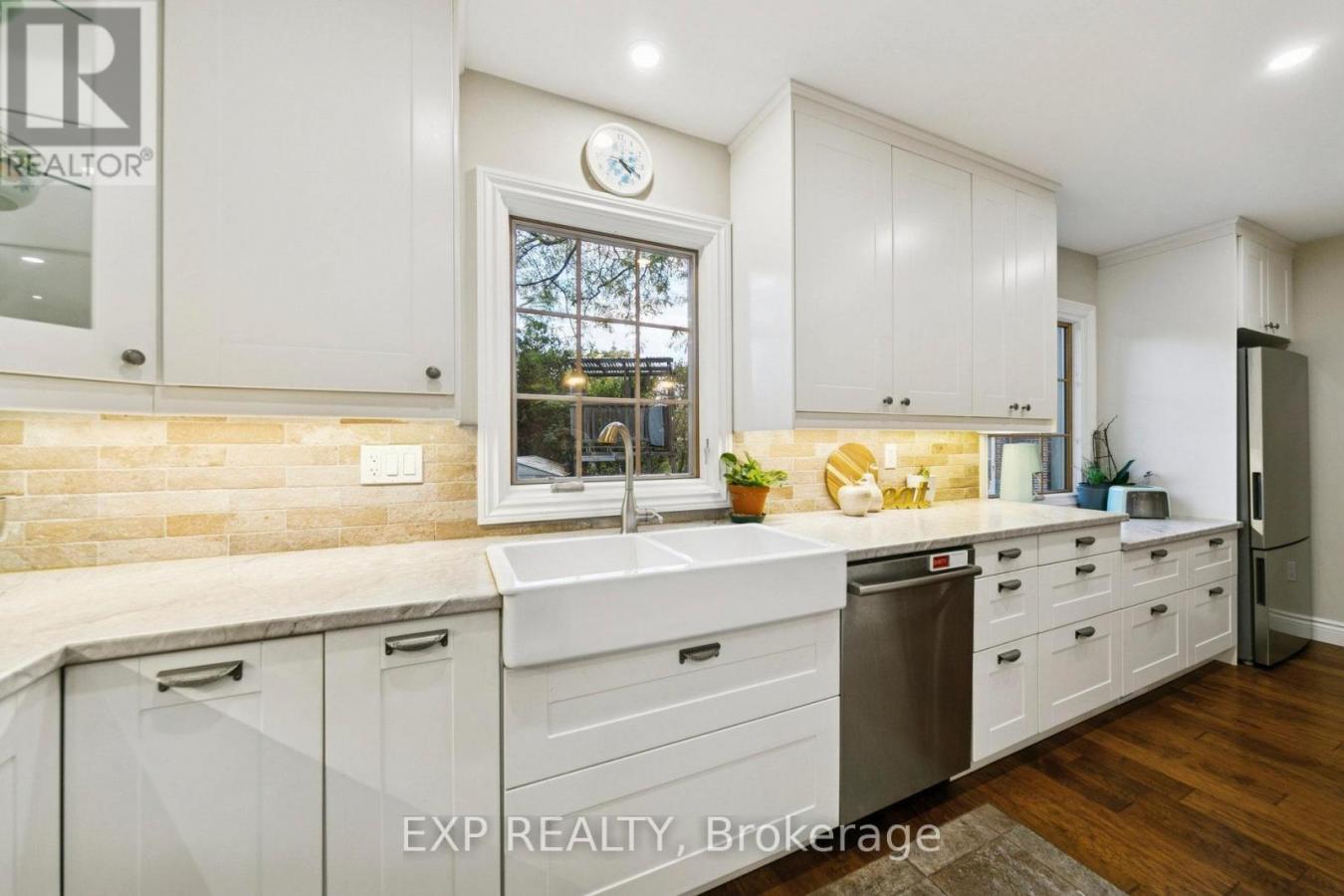 Mississauga (Erindale), ON, L5C3A2, Canada, ,Residential,For Sale,1973489