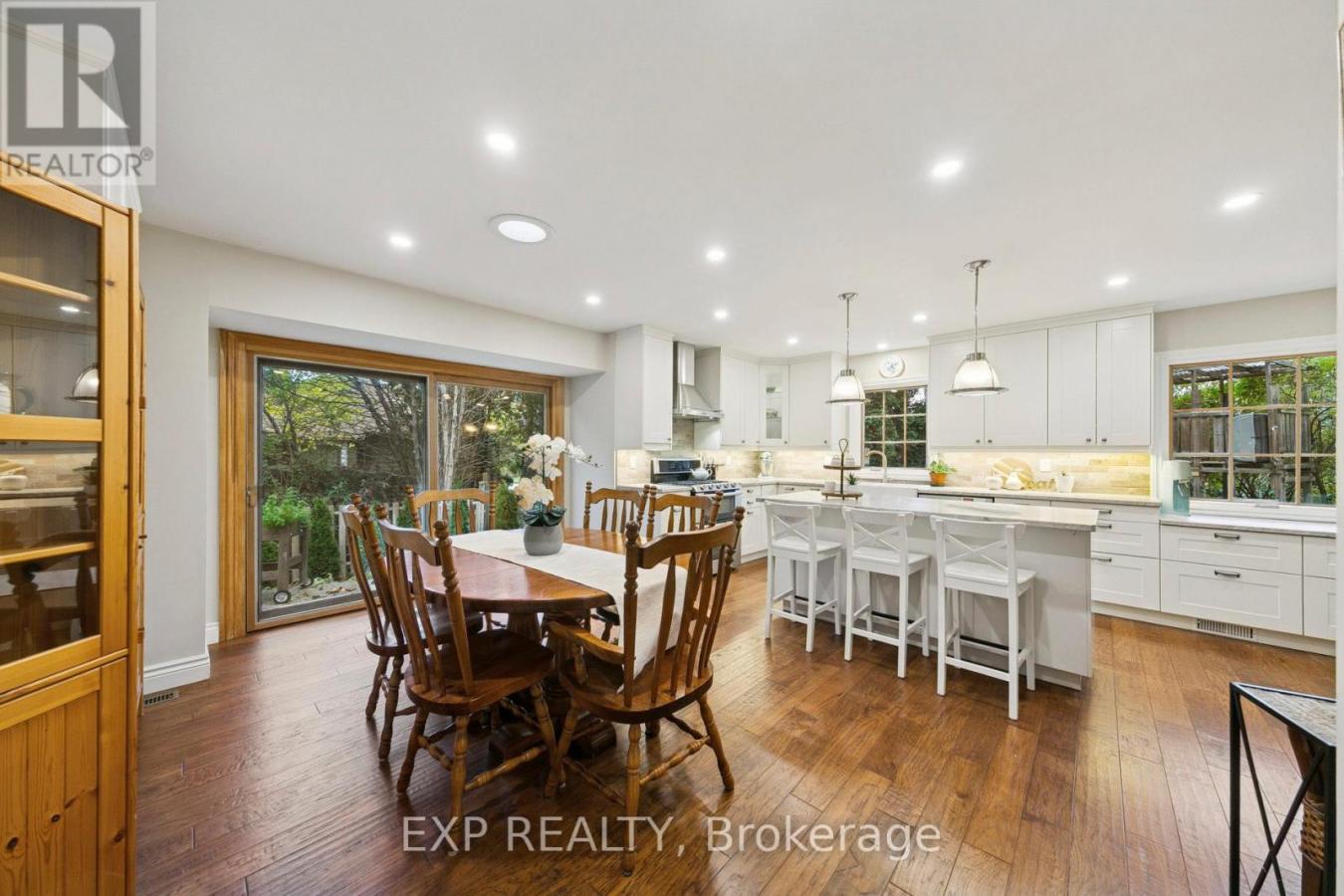 Mississauga (Erindale), ON, L5C3A2, Canada, ,Residential,For Sale,1973489