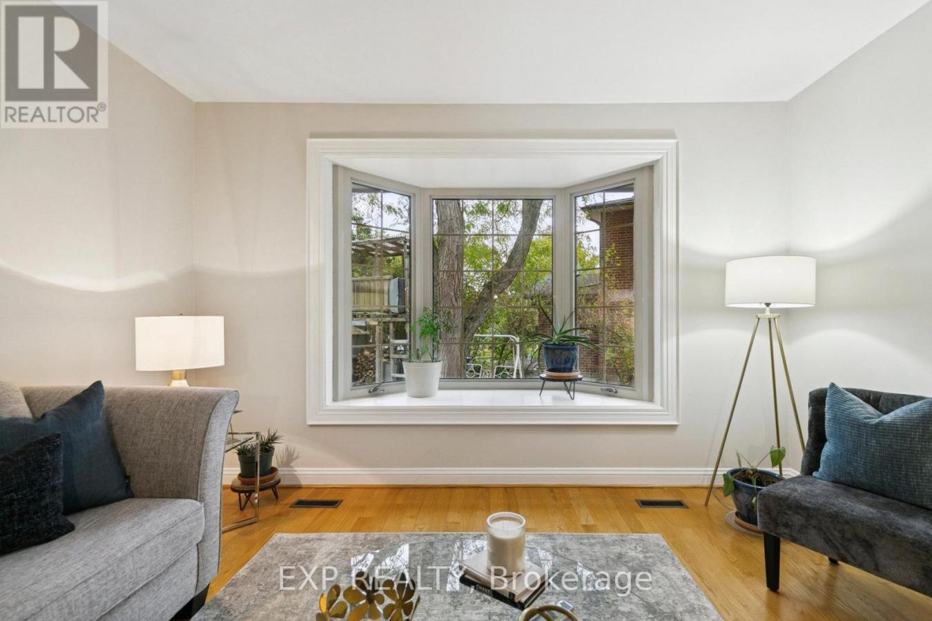 Mississauga (Erindale), ON, L5C3A2, Canada, ,Residential,For Sale,1973489