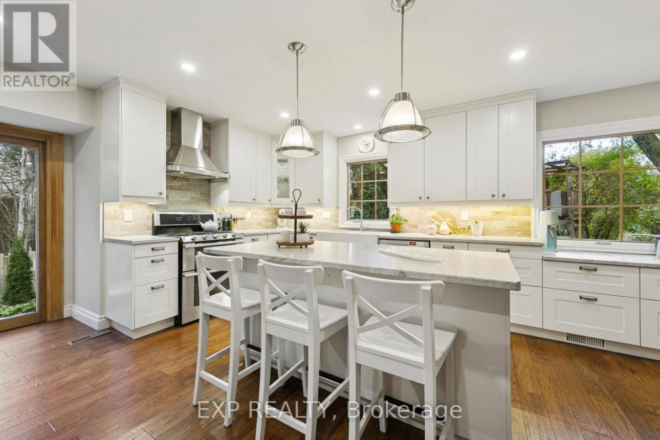 Mississauga (Erindale), ON, L5C3A2, Canada, ,Residential,For Sale,1973489