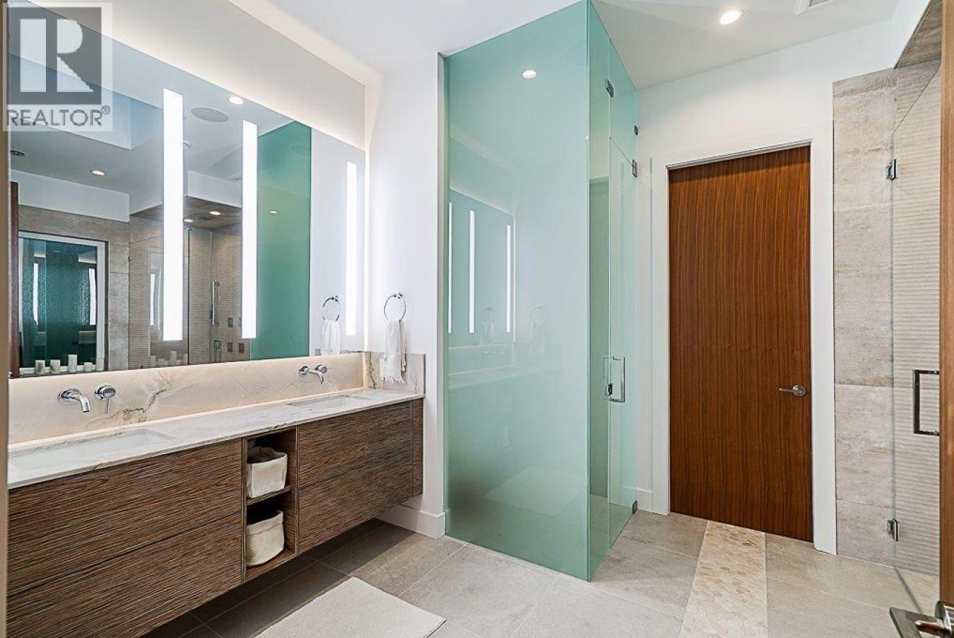 Burnaby, BC, V5J3G2, Canada, 6 Bedrooms Bedrooms, ,5 BathroomsBathrooms,Residential,For Sale,1973485