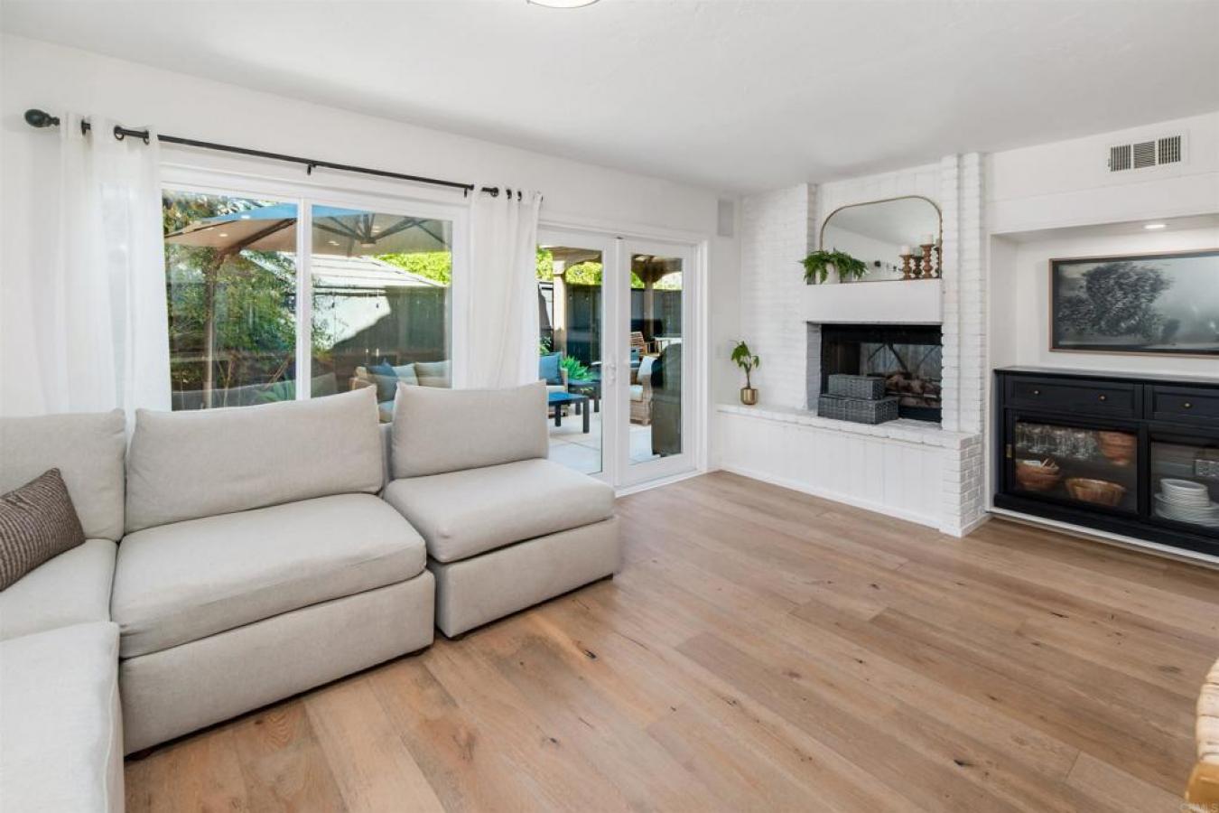 Carlsbad, San Diego, 92009, United States, 4 Bedrooms Bedrooms, ,3 BathroomsBathrooms,Residential,For Sale,1985815