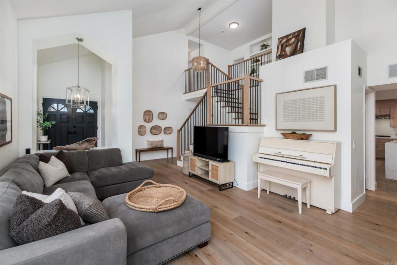 Carlsbad, San Diego, 92009, United States, 4 Bedrooms Bedrooms, ,3 BathroomsBathrooms,Residential,For Sale,1985815