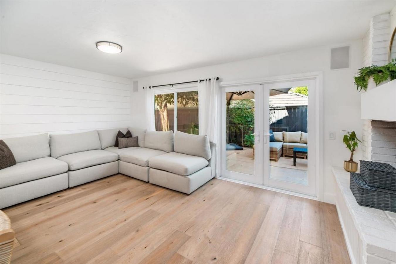 Carlsbad, San Diego, 92009, United States, 4 Bedrooms Bedrooms, ,3 BathroomsBathrooms,Residential,For Sale,1985815