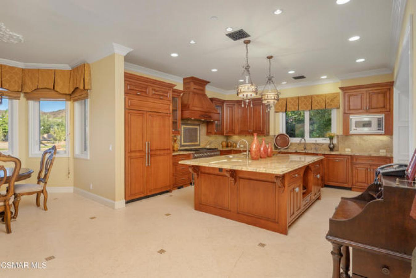 Simi Valley, Ventura, 93065, United States, 6 Bedrooms Bedrooms, ,4 BathroomsBathrooms,Residential,For Sale,1973482