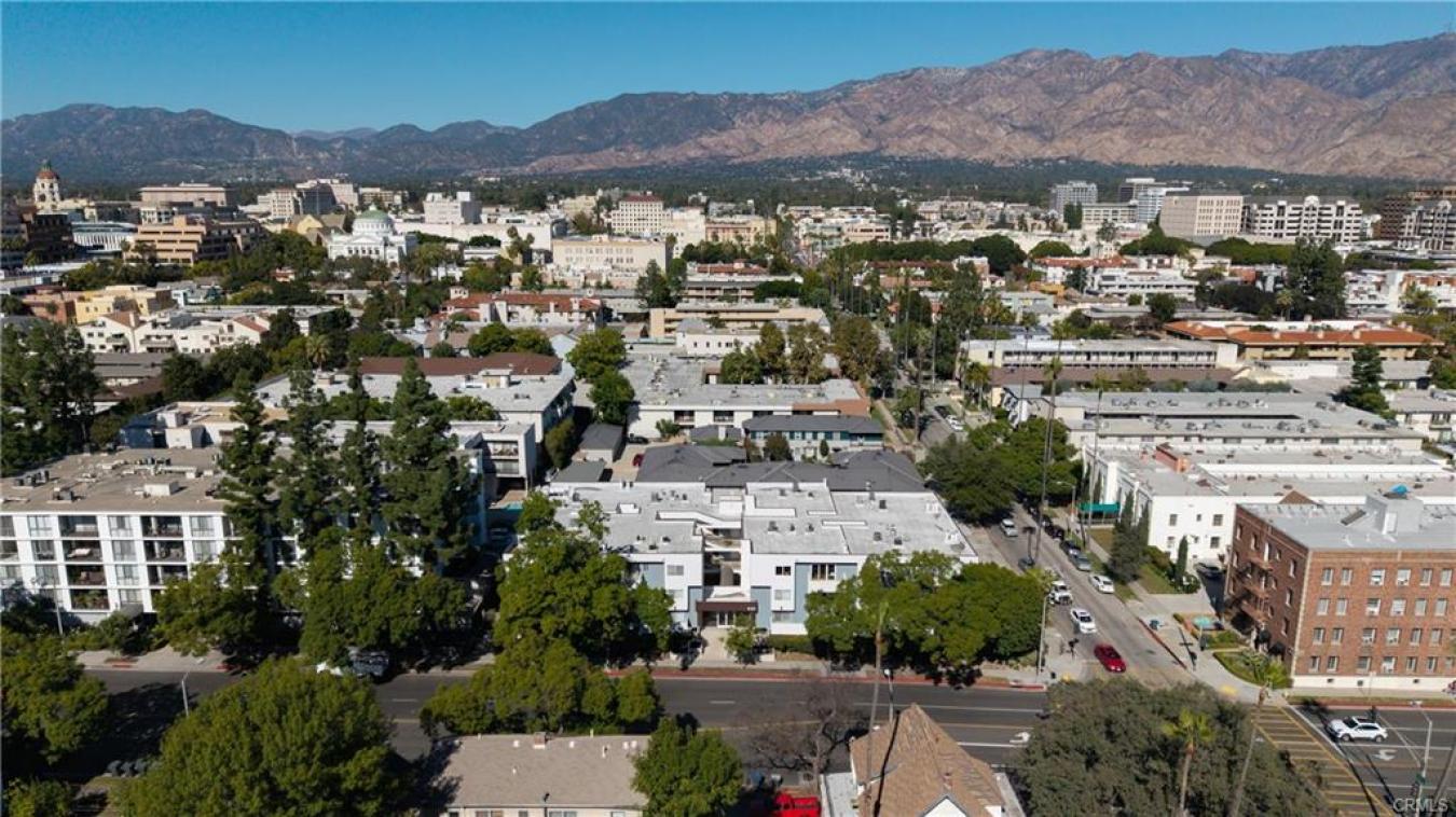 Pasadena, Los Angeles, 91101, United States, 2 Bedrooms Bedrooms, ,2 BathroomsBathrooms,Residential,For Sale,1973480