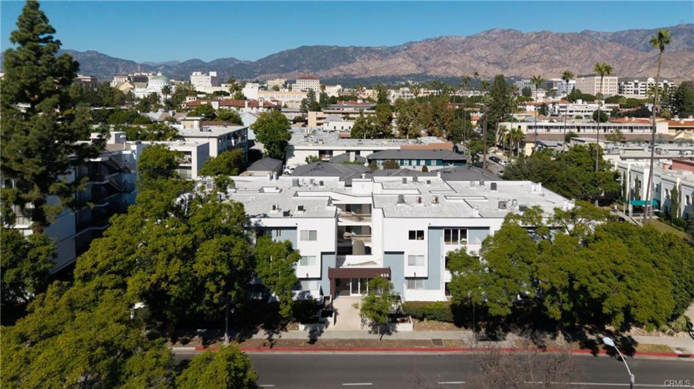 Pasadena, Los Angeles, 91101, United States, 2 Bedrooms Bedrooms, ,2 BathroomsBathrooms,Residential,For Sale,1973480