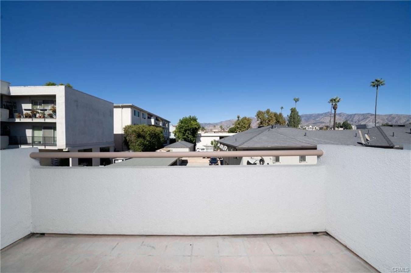 Pasadena, Los Angeles, 91101, United States, 2 Bedrooms Bedrooms, ,2 BathroomsBathrooms,Residential,For Sale,1973480