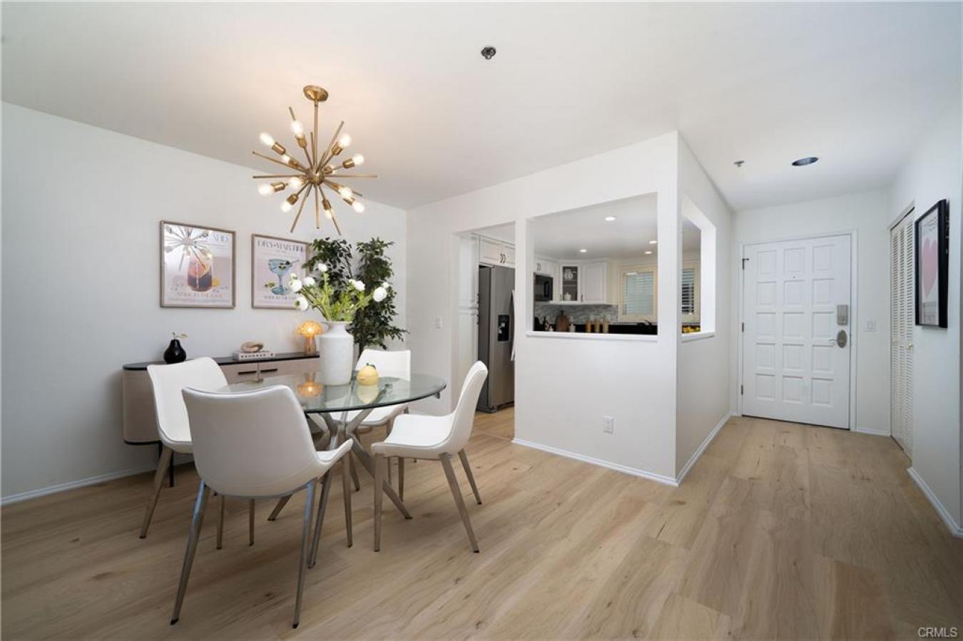 Pasadena, Los Angeles, 91101, United States, 2 Bedrooms Bedrooms, ,2 BathroomsBathrooms,Residential,For Sale,1973480