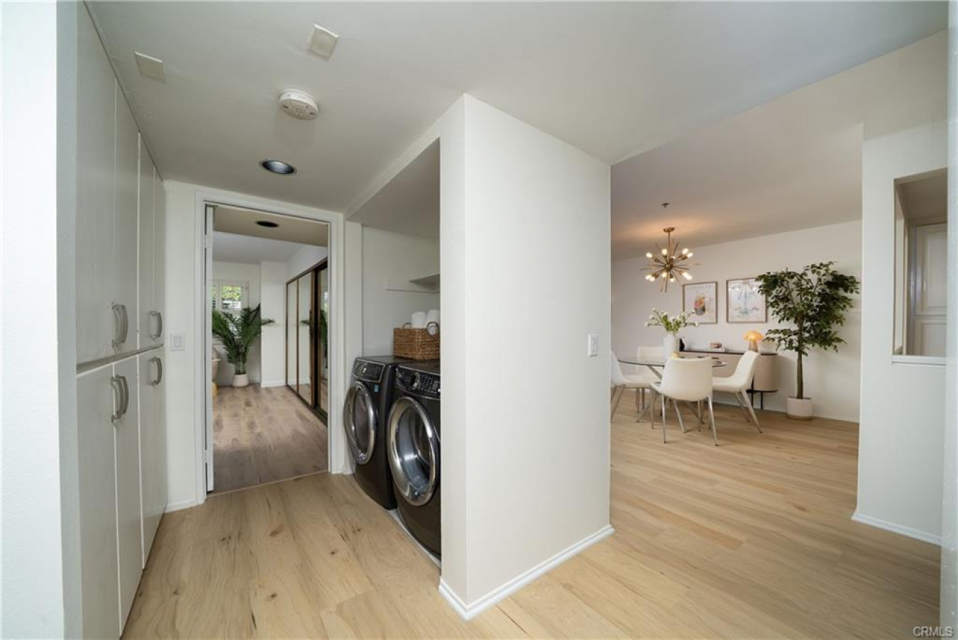 Pasadena, Los Angeles, 91101, United States, 2 Bedrooms Bedrooms, ,2 BathroomsBathrooms,Residential,For Sale,1973480