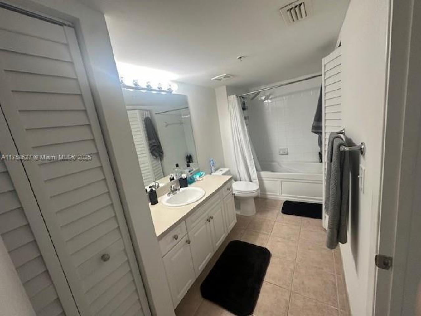 520 SE 5th Avenue 2307, Fort Lauderdale, Broward County, 33301, United States, 1 Bedroom Bedrooms, ,1 BathroomBathrooms,Residential,For Sale,520 SE 5th Avenue 2307,220482