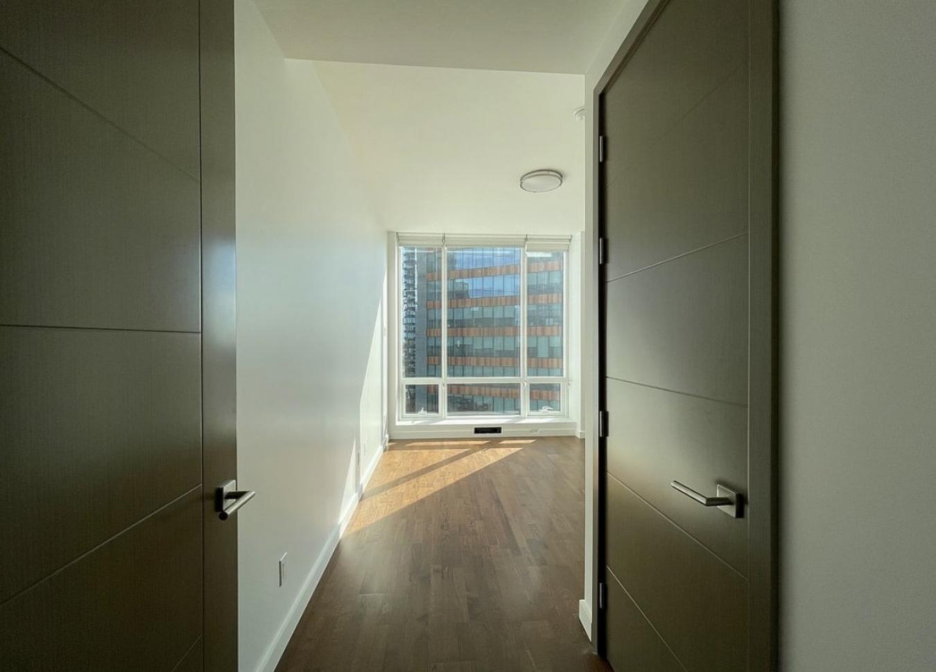 Long Island City, New York, 11101, United States, 1 Bedroom Bedrooms, ,1 BathroomBathrooms,Residential,For Sale,1973491