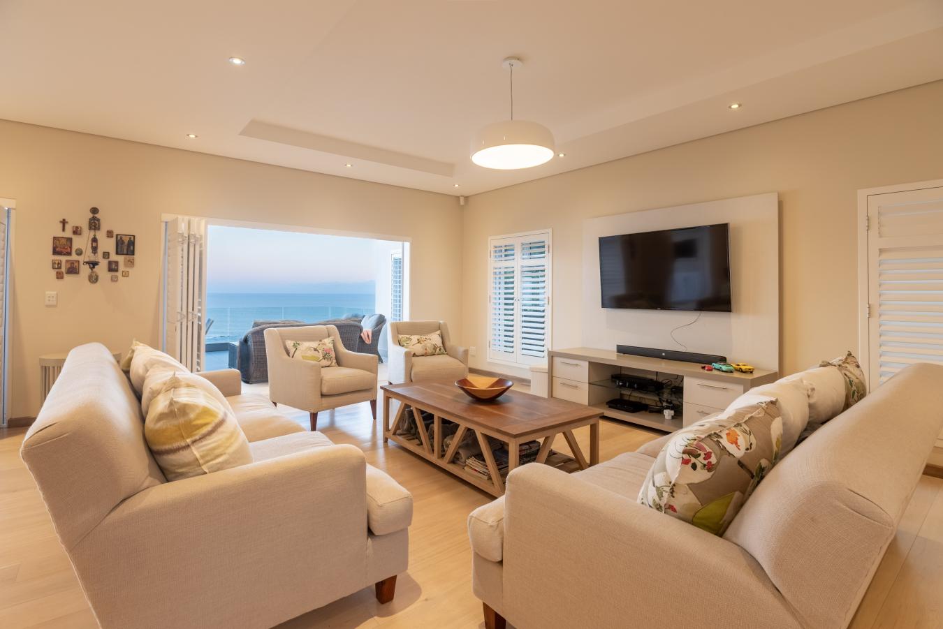 Plettenberg Bay, 6600, South Africa, 6 Bedrooms Bedrooms, ,5 BathroomsBathrooms,Residential,For Sale,1984653