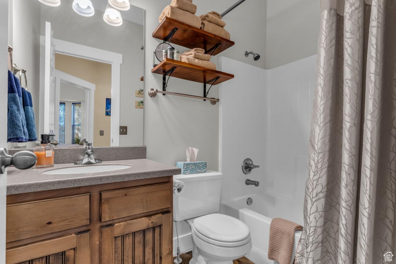 Draper, Salt Lake, 84020, United States, 5 Bedrooms Bedrooms, ,3 BathroomsBathrooms,Residential,For Sale,1973446