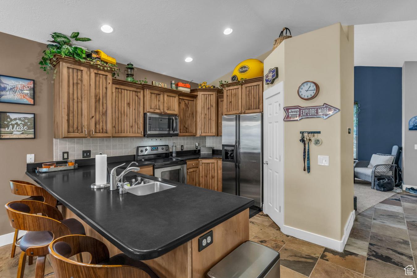 Draper, Salt Lake, 84020, United States, 5 Bedrooms Bedrooms, ,3 BathroomsBathrooms,Residential,For Sale,1973446