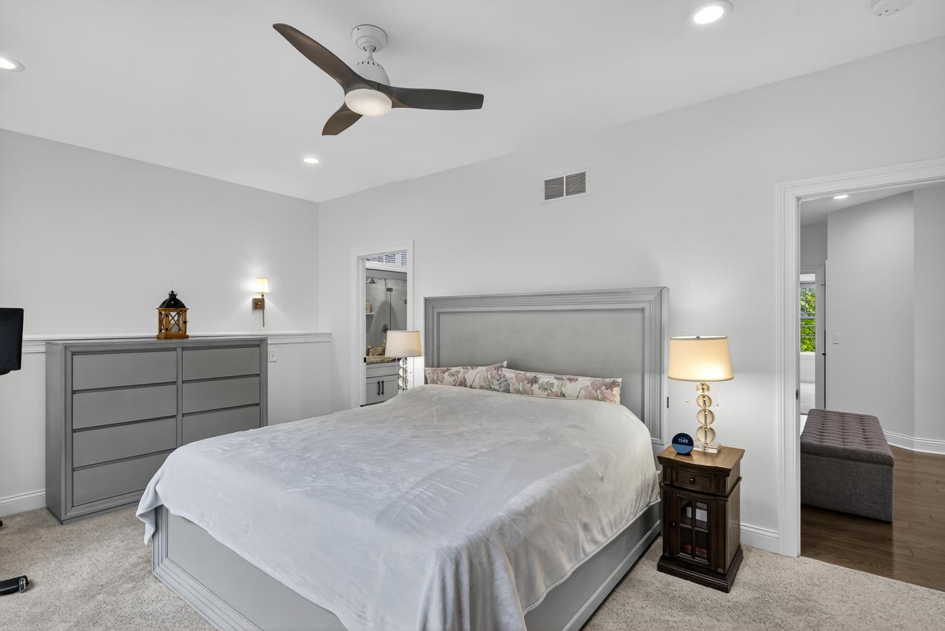 Cincinnati, Hamilton, 45226, United States, 3 Bedrooms Bedrooms, ,3 BathroomsBathrooms,Residential,For Sale,1973444