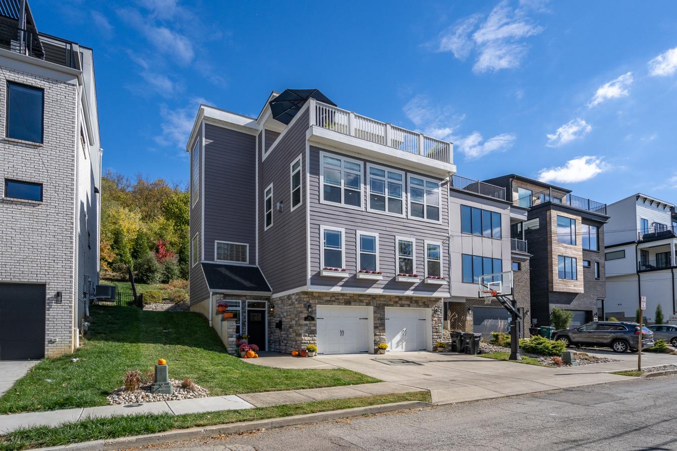 Cincinnati, Hamilton, 45226, United States, 3 Bedrooms Bedrooms, ,3 BathroomsBathrooms,Residential,For Sale,1973444