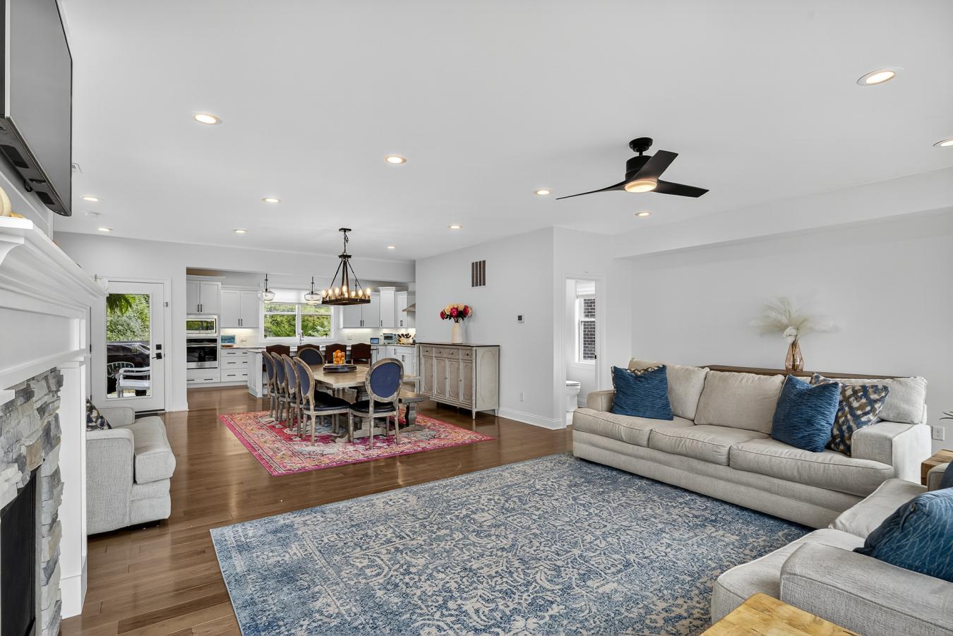 Cincinnati, Hamilton, 45226, United States, 3 Bedrooms Bedrooms, ,3 BathroomsBathrooms,Residential,For Sale,1973444