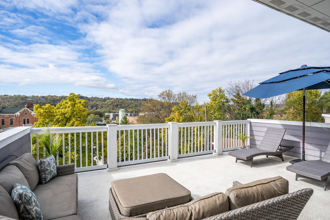 Cincinnati, Hamilton, 45226, United States, 3 Bedrooms Bedrooms, ,3 BathroomsBathrooms,Residential,For Sale,1973444