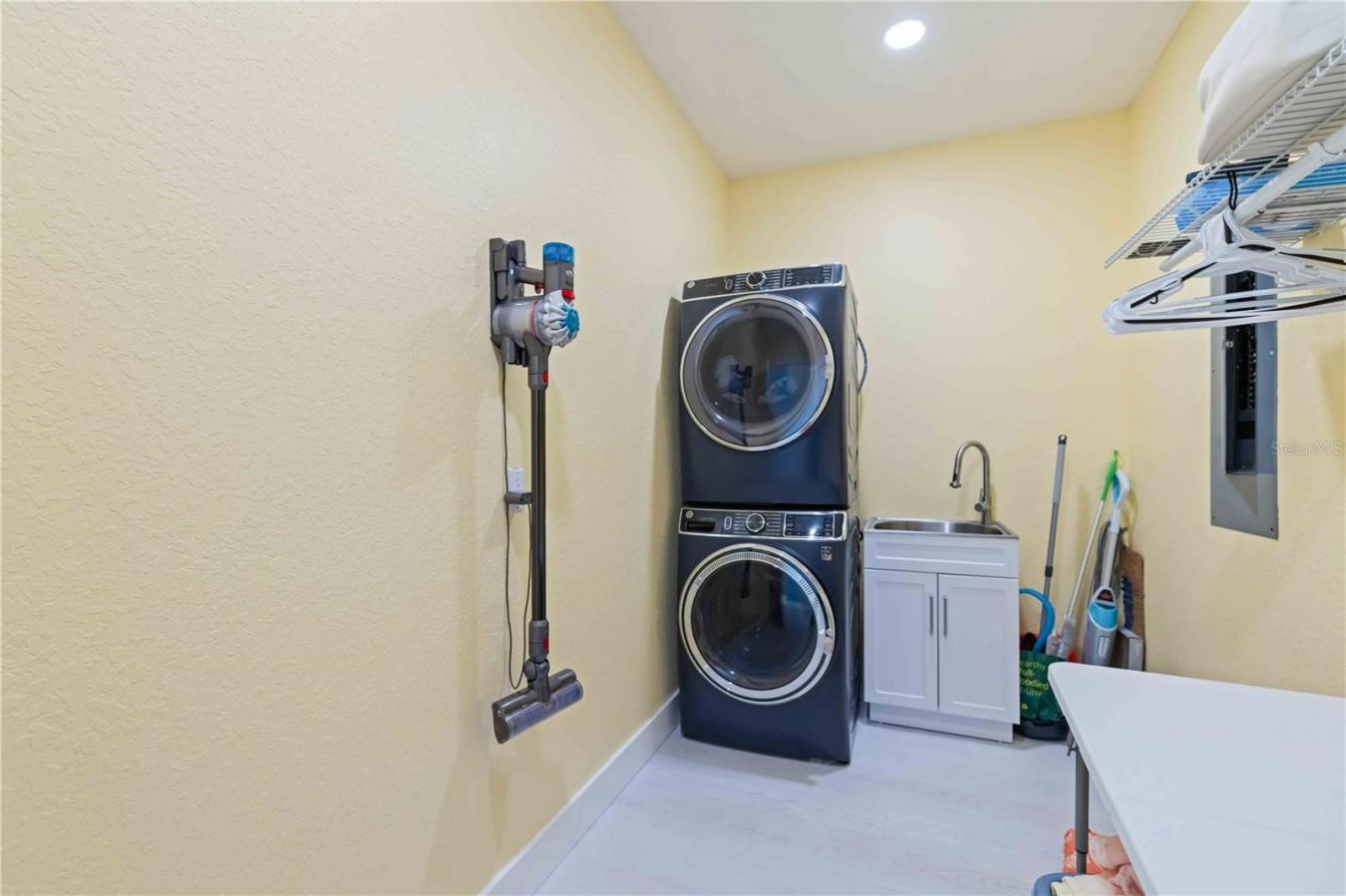 ENGLEWOOD, Charlotte, 34223, United States, 3 Bedrooms Bedrooms, ,-1 BathroomBathrooms,Residential,For Sale,1984649