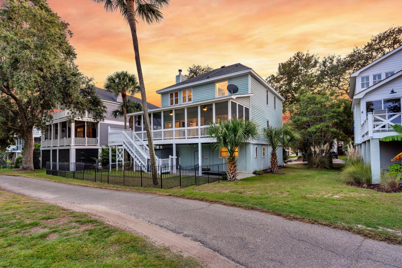 Isle of Palms, Charleston, 29451, United States, 4 Bedrooms Bedrooms, ,3 BathroomsBathrooms,Residential,For Sale,1984648