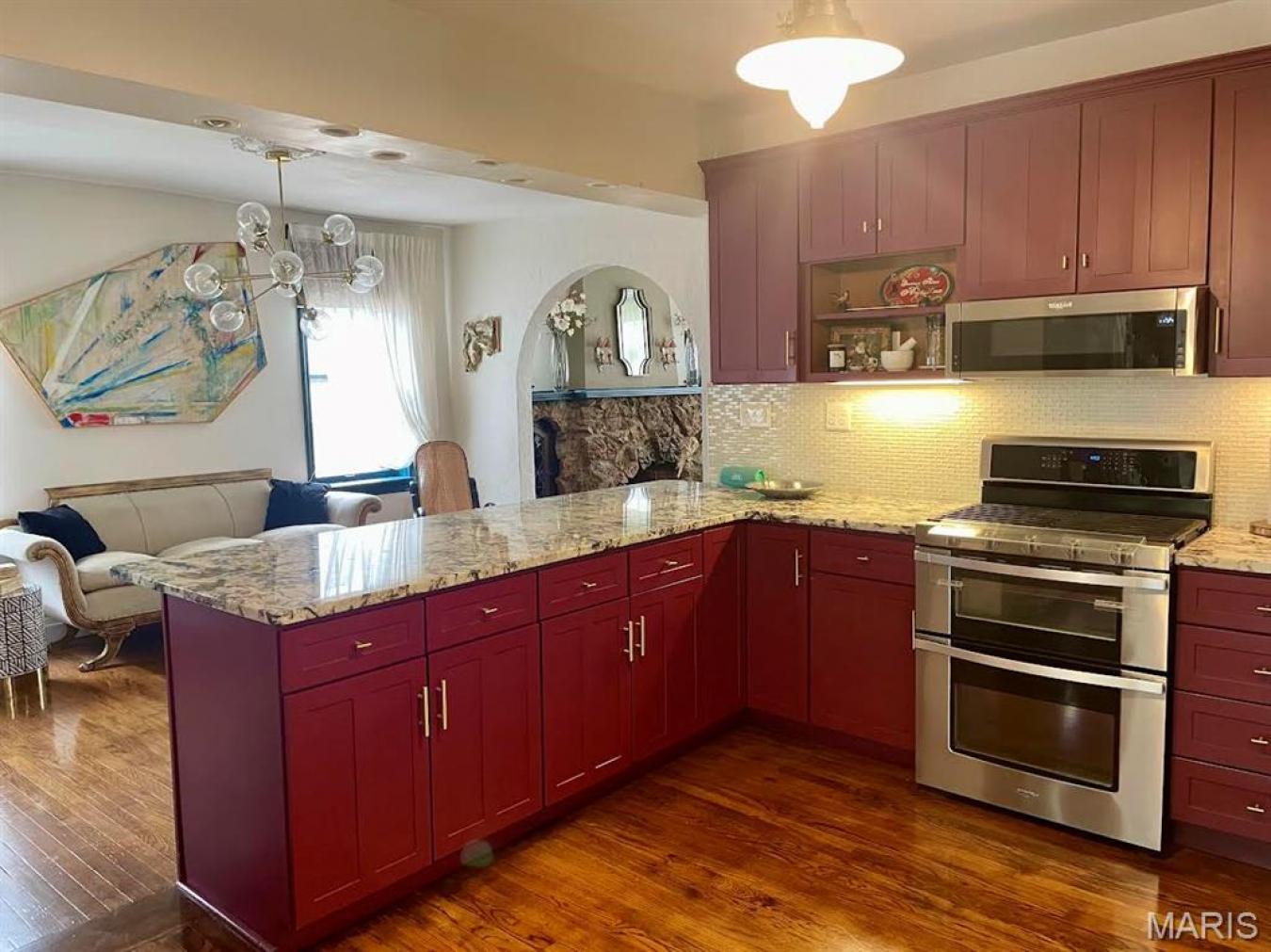 Richmond Heights, St. Louis, 63117, United States, 2 Bedrooms Bedrooms, ,2 BathroomsBathrooms,Residential,For Sale,1984645