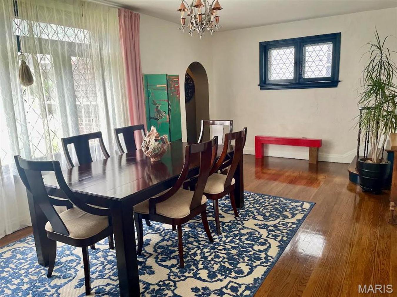 Richmond Heights, St. Louis, 63117, United States, 2 Bedrooms Bedrooms, ,2 BathroomsBathrooms,Residential,For Sale,1984645