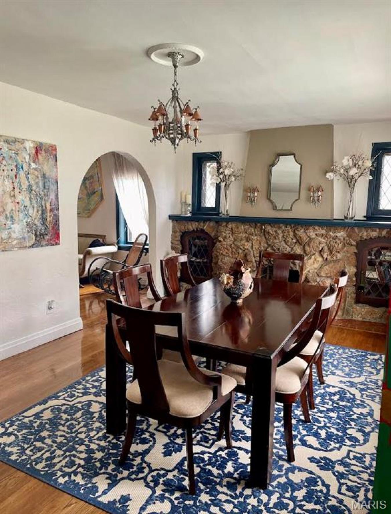 Richmond Heights, St. Louis, 63117, United States, 2 Bedrooms Bedrooms, ,2 BathroomsBathrooms,Residential,For Sale,1984645