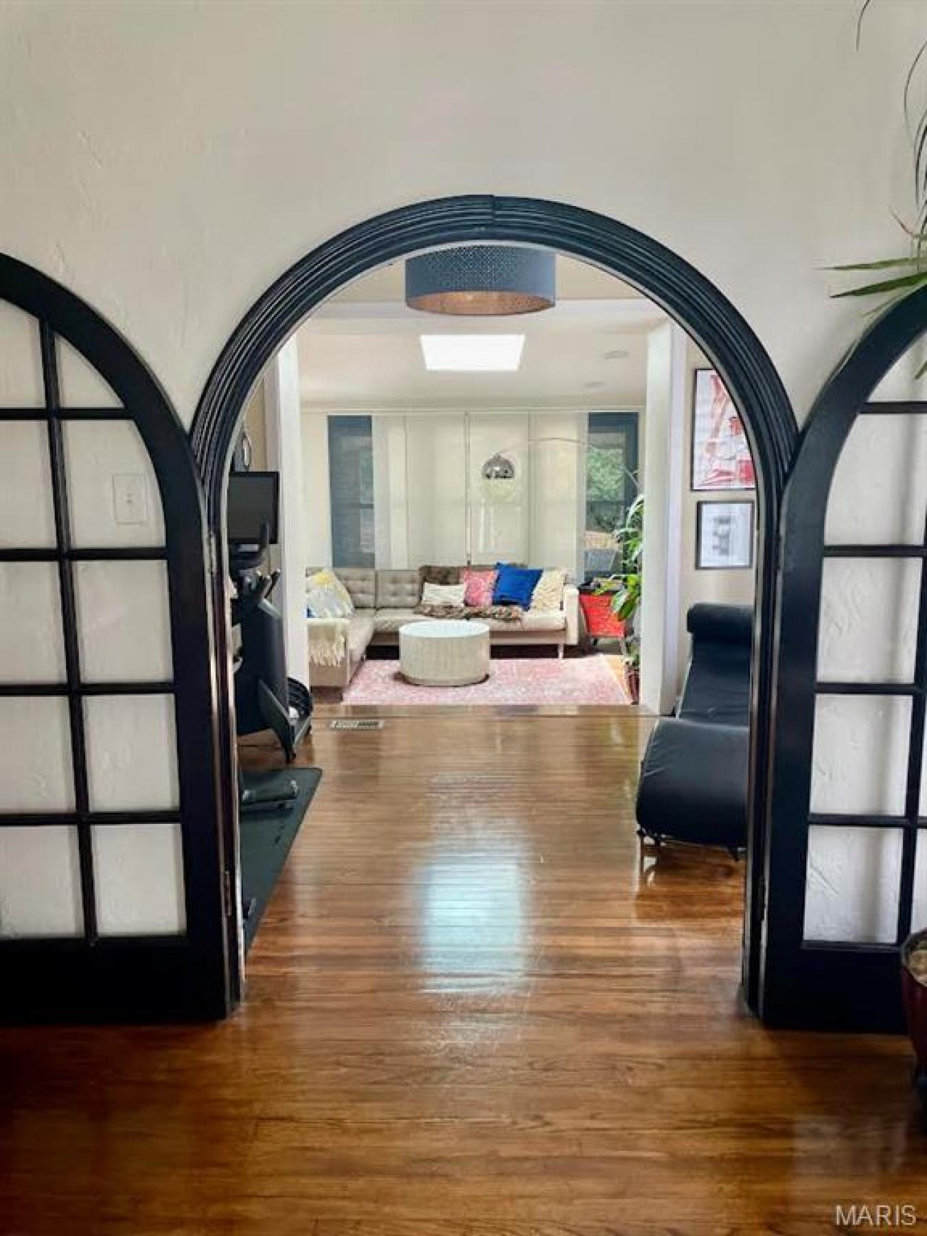 Richmond Heights, St. Louis, 63117, United States, 2 Bedrooms Bedrooms, ,2 BathroomsBathrooms,Residential,For Sale,1984645