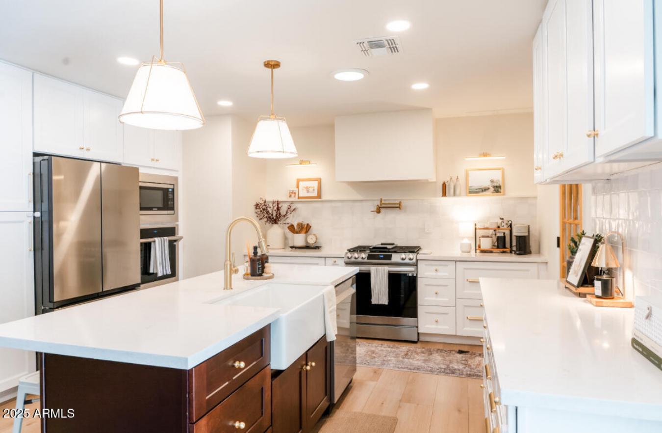 Phoenix, Maricopa, 85020, United States, 4 Bedrooms Bedrooms, ,3 BathroomsBathrooms,Residential,For Sale,1984646