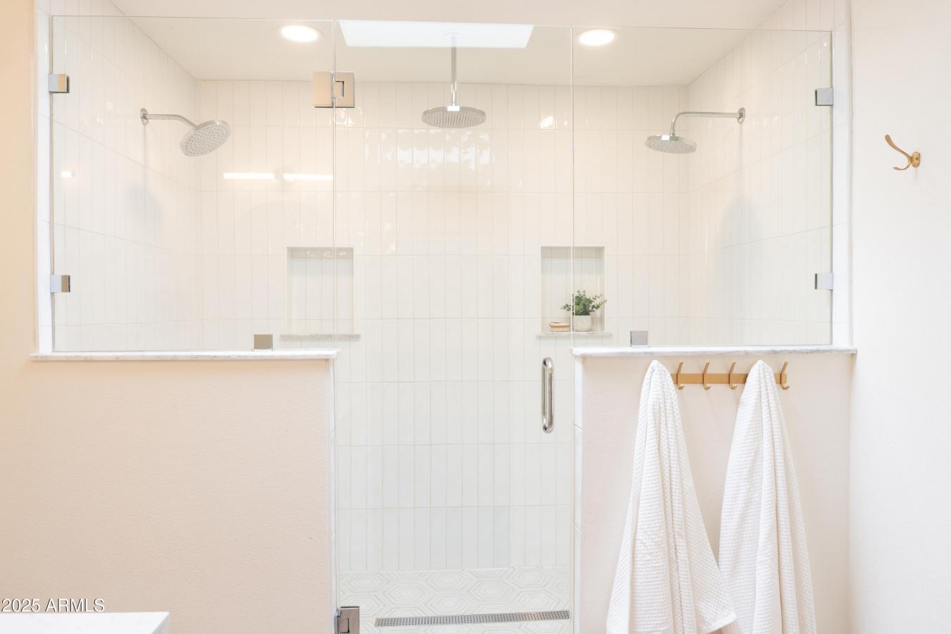 Phoenix, Maricopa, 85020, United States, 4 Bedrooms Bedrooms, ,3 BathroomsBathrooms,Residential,For Sale,1984646