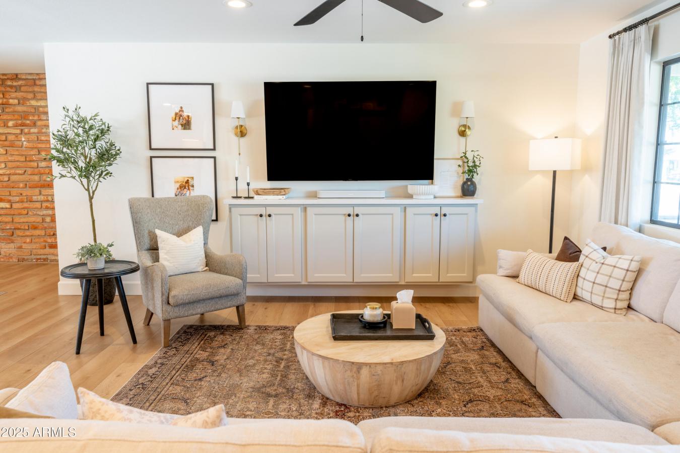 Phoenix, Maricopa, 85020, United States, 4 Bedrooms Bedrooms, ,3 BathroomsBathrooms,Residential,For Sale,1984646