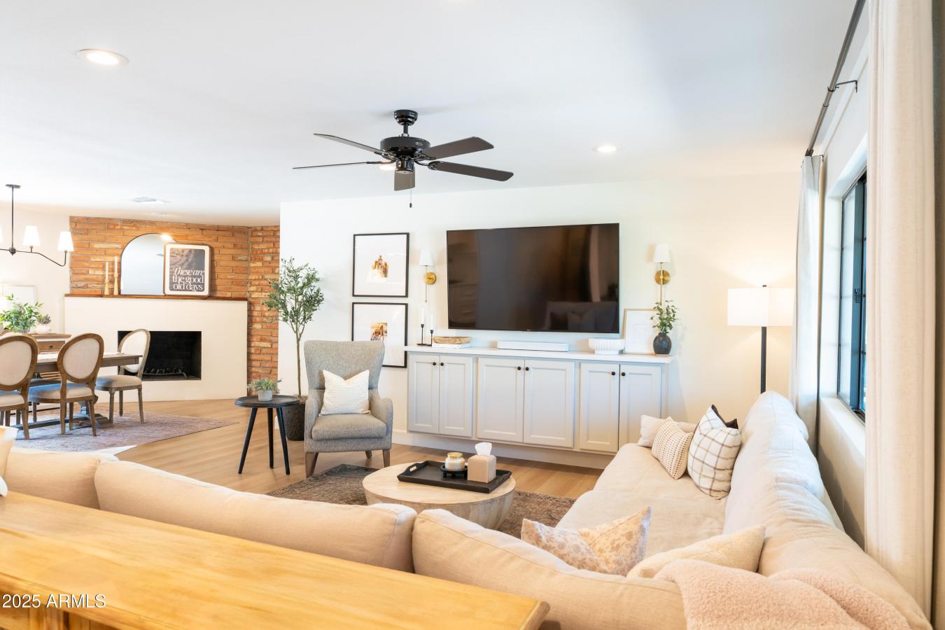 Phoenix, Maricopa, 85020, United States, 4 Bedrooms Bedrooms, ,3 BathroomsBathrooms,Residential,For Sale,1984646