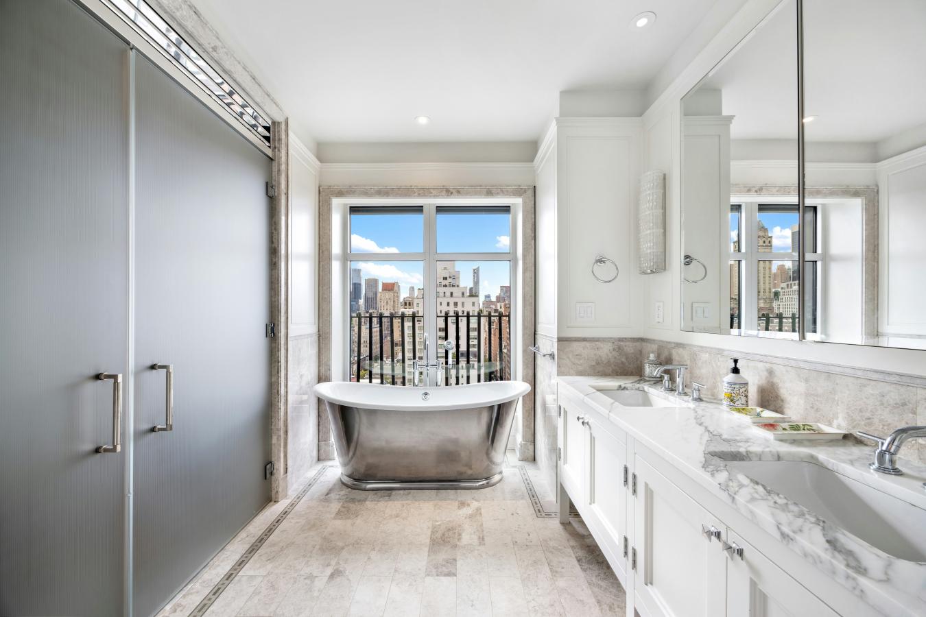 New York, New York, 10065, United States, 5 Bedrooms Bedrooms, ,5 BathroomsBathrooms,Residential,For Sale,1973629