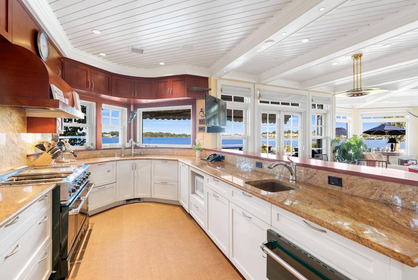 Sag Harbor, New York, 11963, United States, 4 Bedrooms Bedrooms, ,4 BathroomsBathrooms,Residential,For Sale,1973628