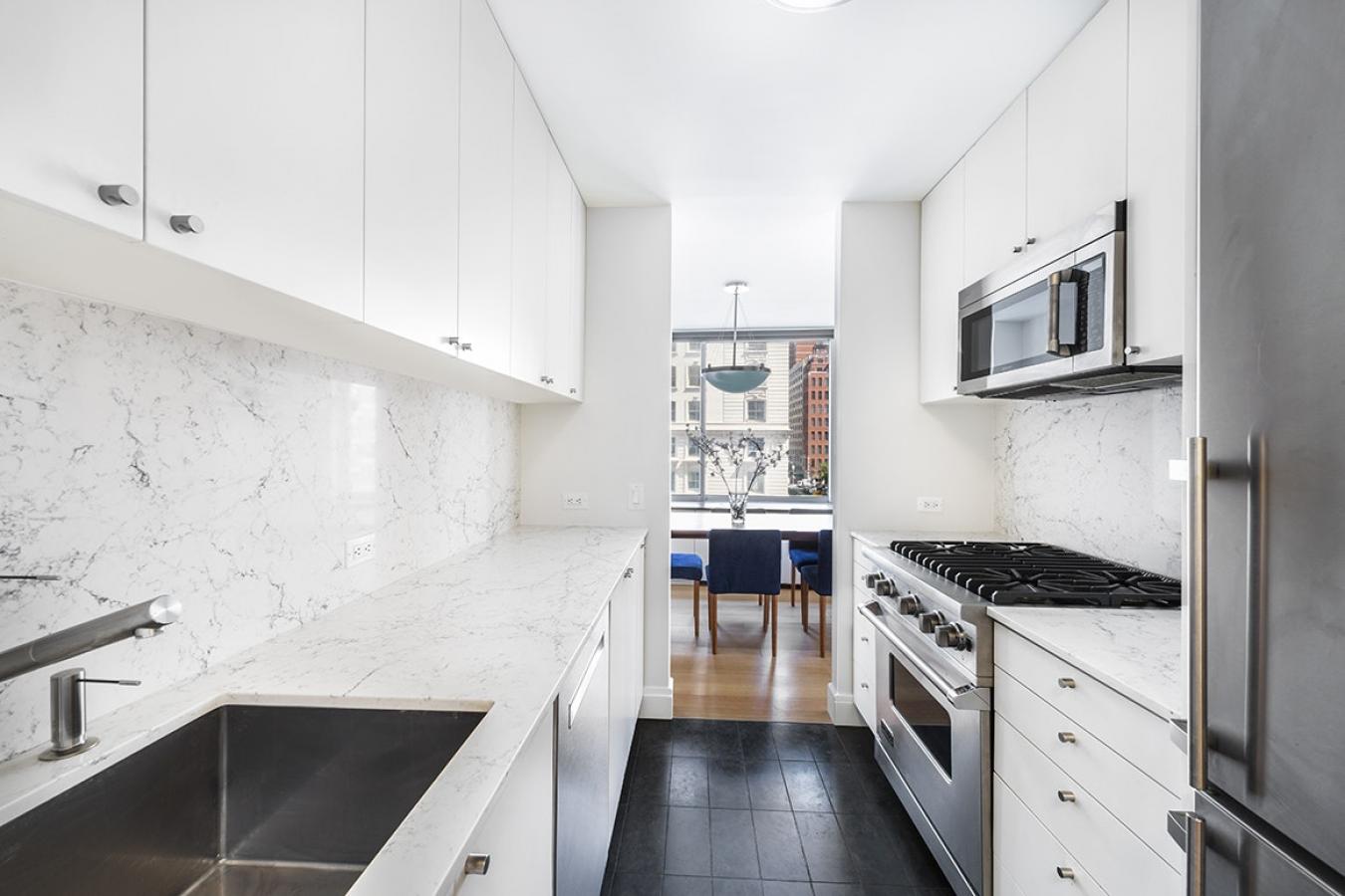 New York, New York, 10024, United States, 2 Bedrooms Bedrooms, ,2 BathroomsBathrooms,Residential,For Sale,1973626