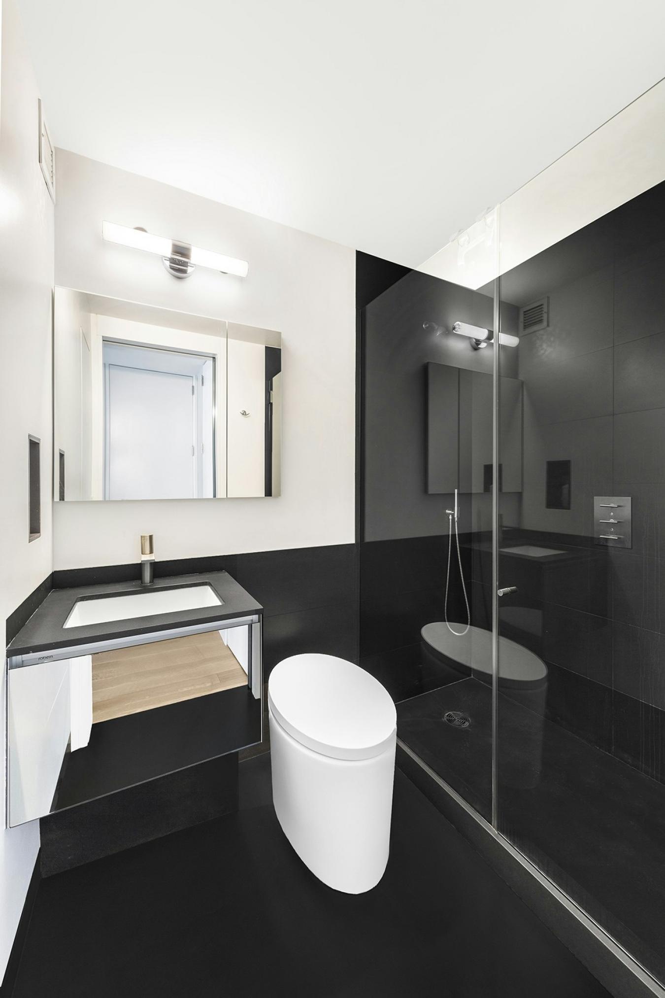 New York, New York, 10024, United States, 2 Bedrooms Bedrooms, ,2 BathroomsBathrooms,Residential,For Sale,1973626