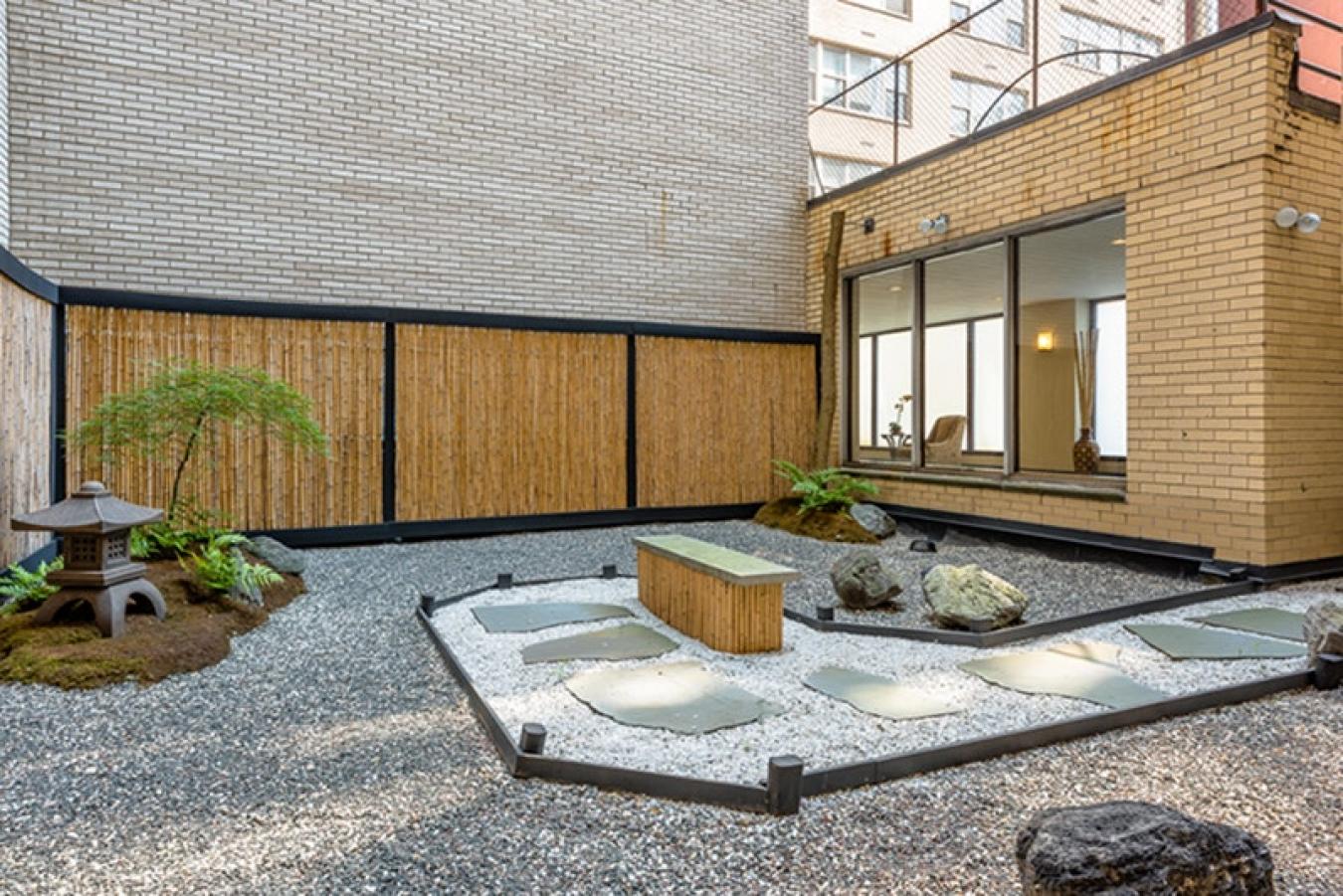 New York, New York, 10021, United States, 2 Bedrooms Bedrooms, ,2 BathroomsBathrooms,Residential,For Sale,1984642