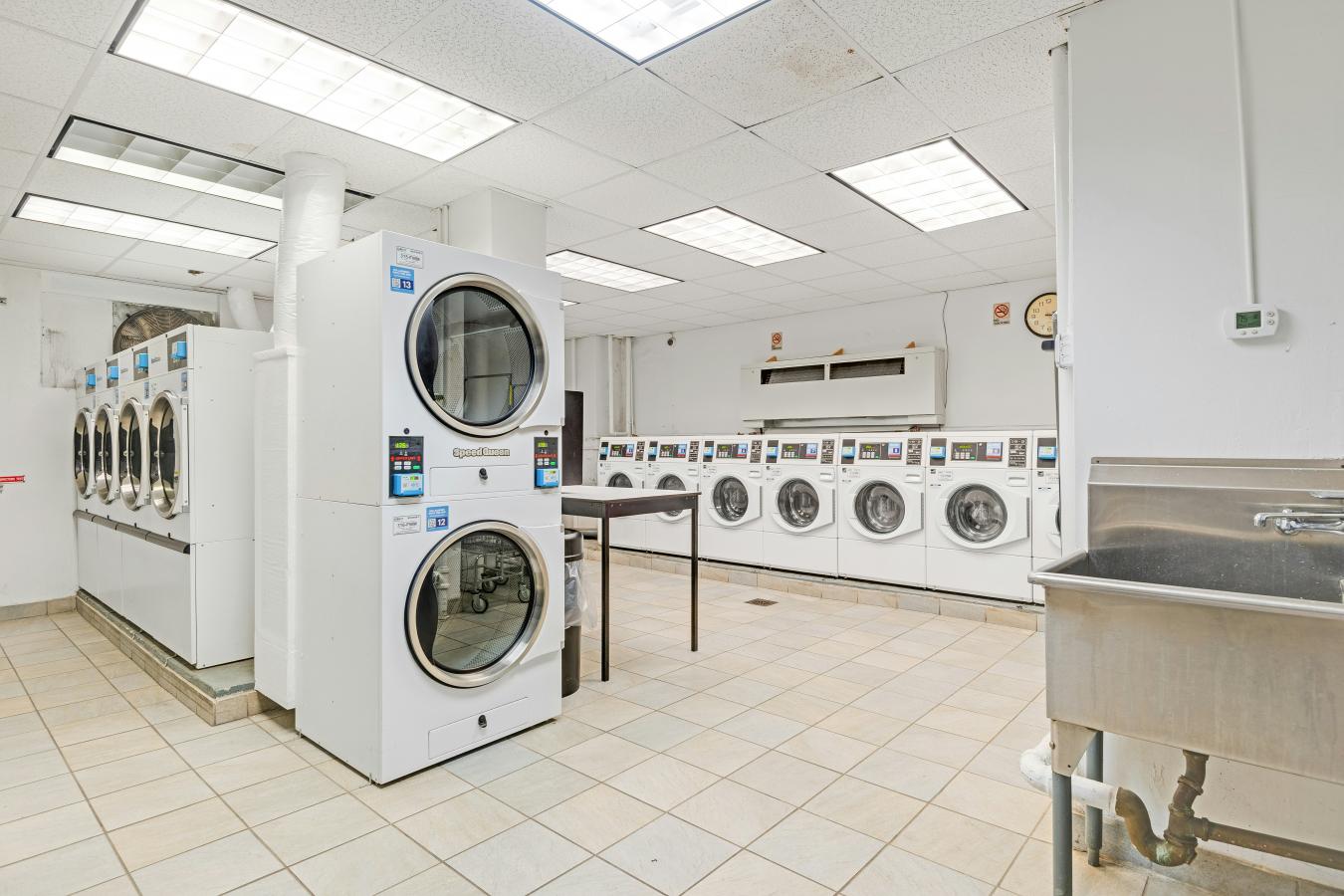 New York, New York, 10021, United States, 2 Bedrooms Bedrooms, ,2 BathroomsBathrooms,Residential,For Sale,1984642