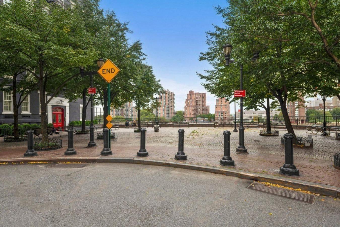 New York, New York, 10021, United States, 2 Bedrooms Bedrooms, ,2 BathroomsBathrooms,Residential,For Sale,1984642