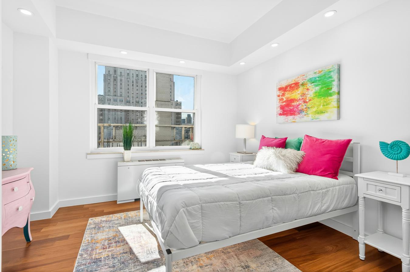 New York, New York, 10021, United States, 2 Bedrooms Bedrooms, ,2 BathroomsBathrooms,Residential,For Sale,1984642