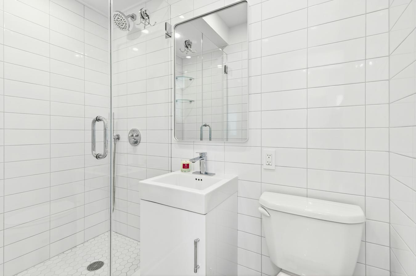 New York, New York, 10021, United States, 2 Bedrooms Bedrooms, ,2 BathroomsBathrooms,Residential,For Sale,1984642