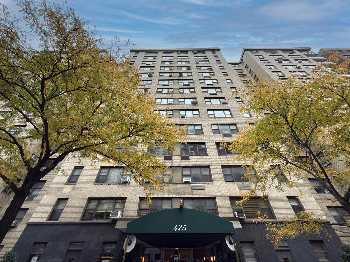 New York, New York, 10021, United States, 3 Bedrooms Bedrooms, ,2 BathroomsBathrooms,Residential,For Sale,1984639