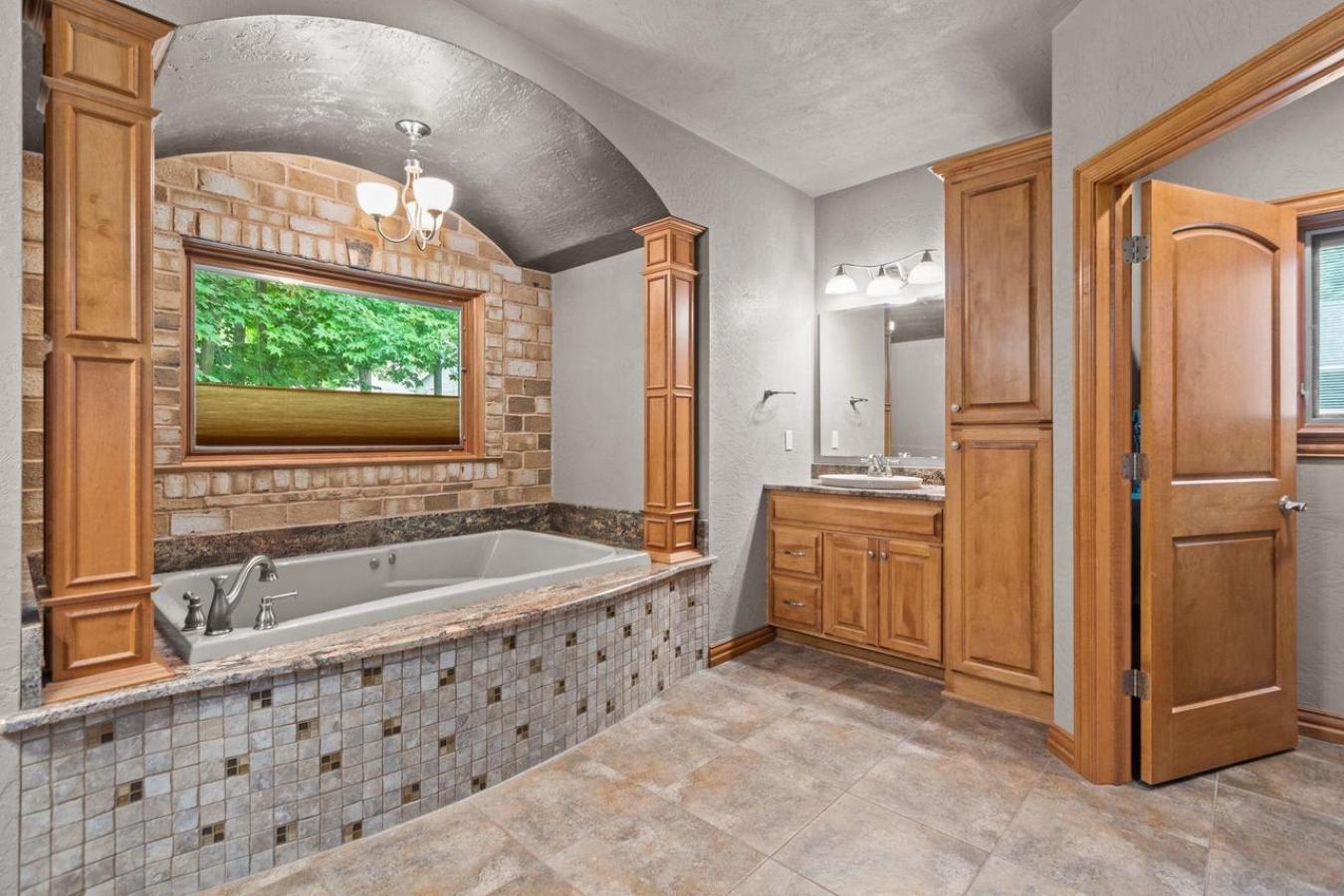 GREEN BAY, BROWN, 54302, United States, ,Residential,For Sale,1985814