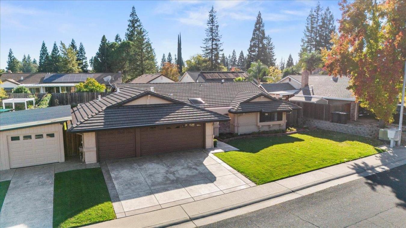 Roseville, Placer, 95661, United States, 4 Bedrooms Bedrooms, ,1 BathroomBathrooms,Residential,For Sale,1984635