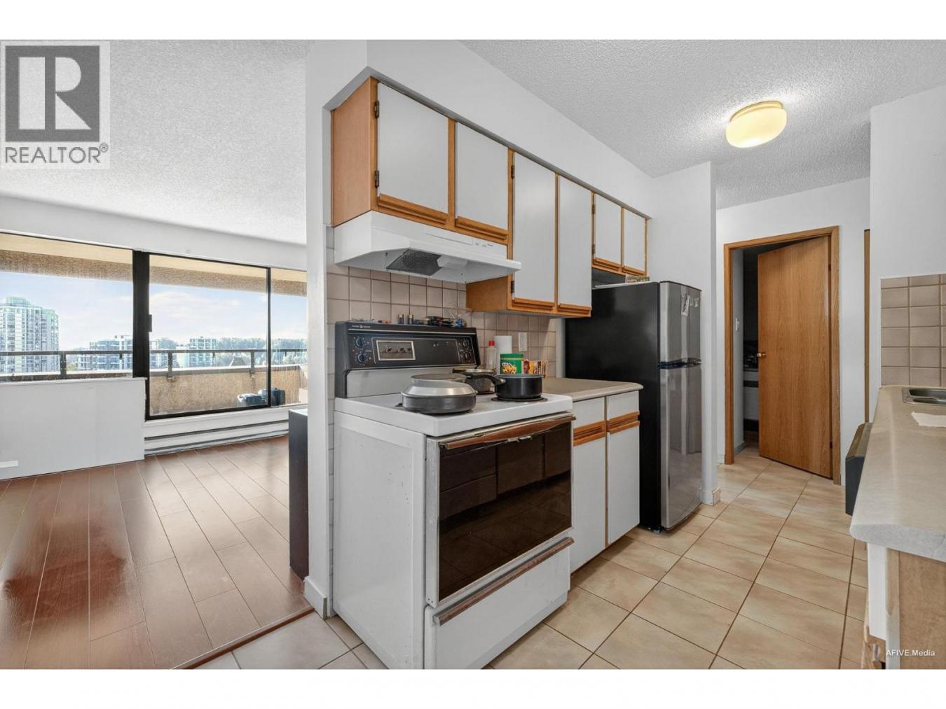 New Westminster, BC, V3M6B2, Canada, 1 Bedroom Bedrooms, ,1 BathroomBathrooms,Residential,For Sale,1984634