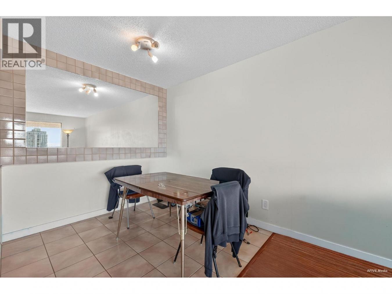 New Westminster, BC, V3M6B2, Canada, 1 Bedroom Bedrooms, ,1 BathroomBathrooms,Residential,For Sale,1984634