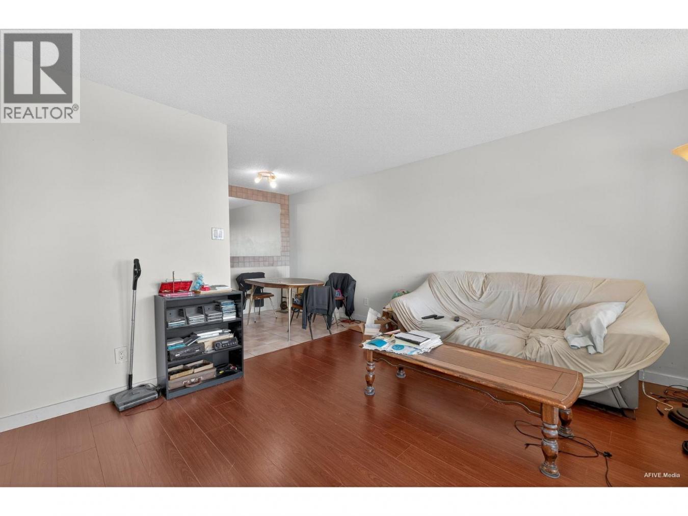 New Westminster, BC, V3M6B2, Canada, 1 Bedroom Bedrooms, ,1 BathroomBathrooms,Residential,For Sale,1984634