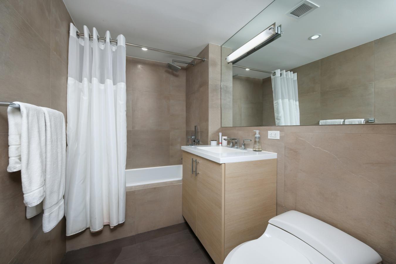 New York, New York, 10024, United States, 3 Bedrooms Bedrooms, ,3 BathroomsBathrooms,Residential,For Sale,2008663