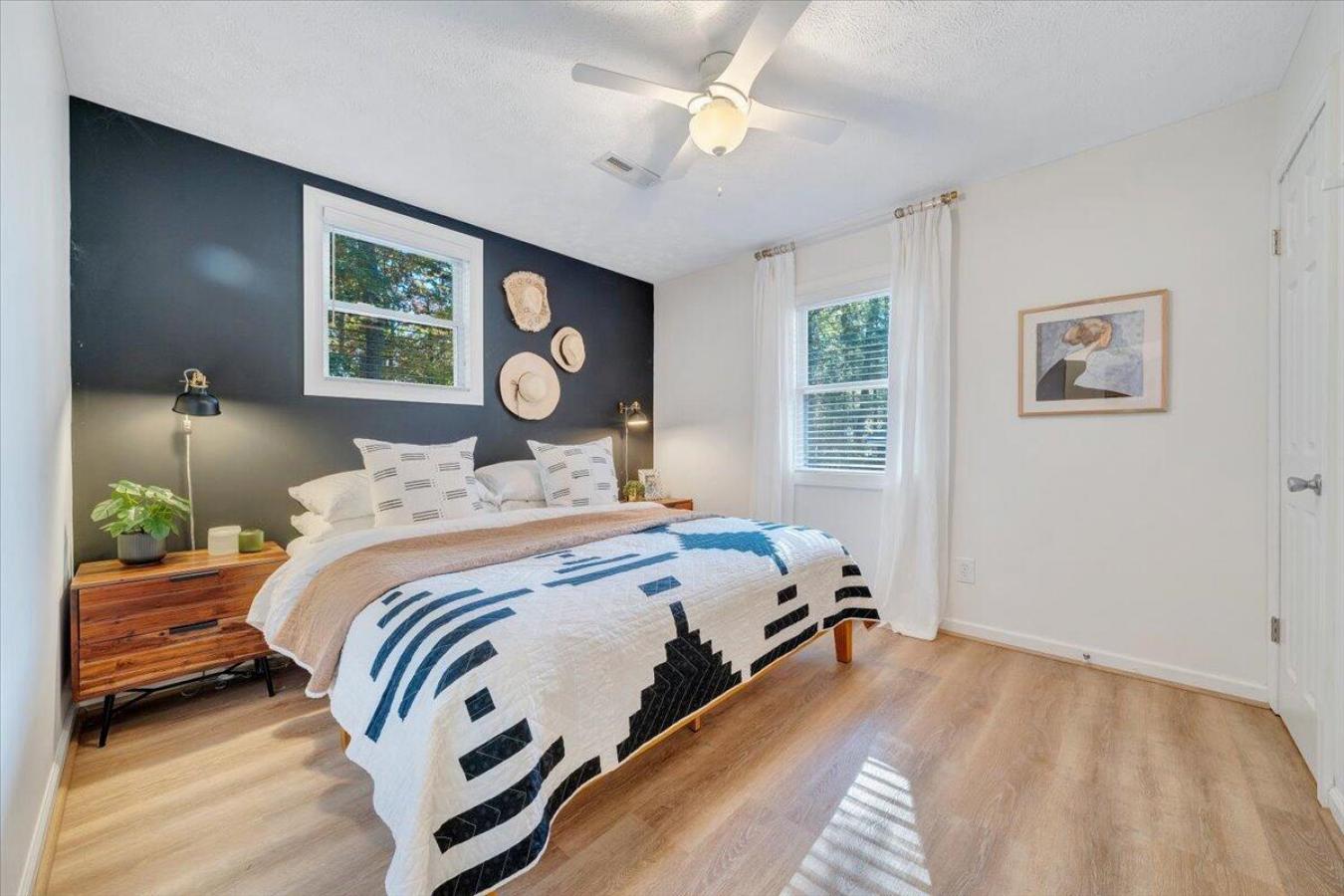 Huddleston, Bedford County, 24104, United States, 4 Bedrooms Bedrooms, ,2 BathroomsBathrooms,Residential,For Sale,1985811